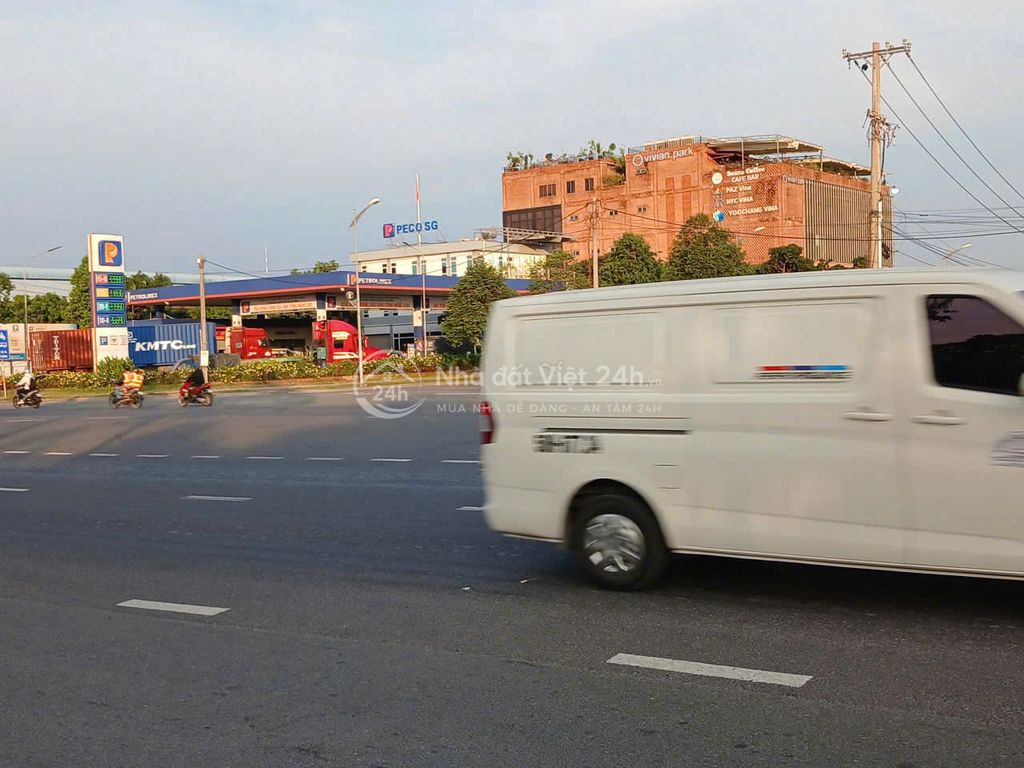 GIẢM 300 TRIỆU - 156M² ĐẤT MẶT TIỀN BƯNG ÔNG THOÀN, GẦN GLOBAL CITY