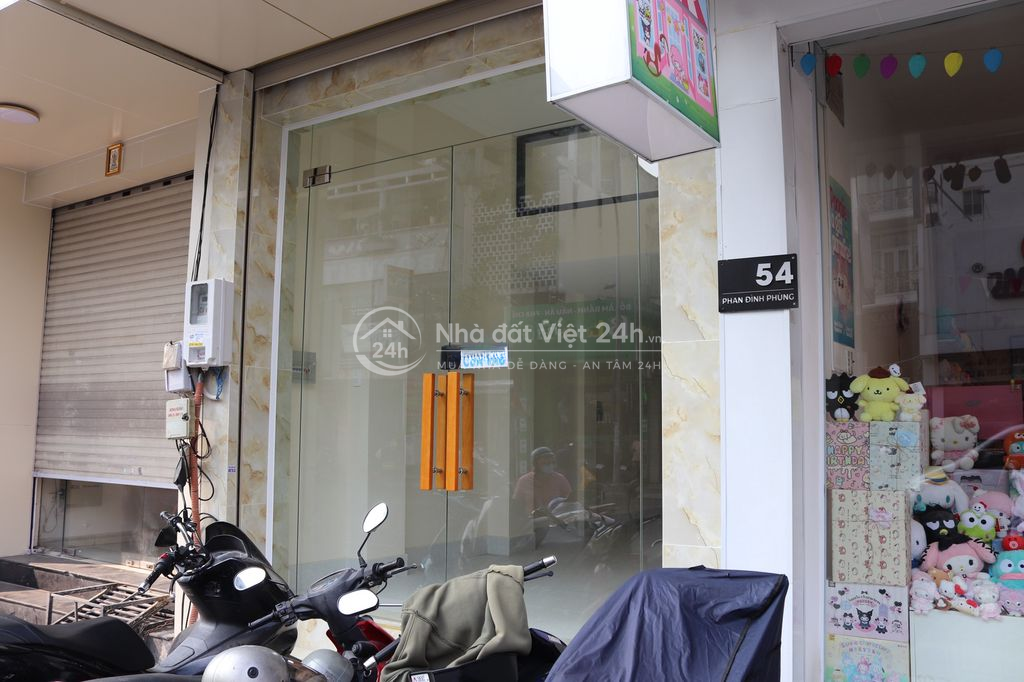 Bán Nhà Mặt tiền 56 Phan Đình Phùng, P. Cầu Kiệu, TPHCM