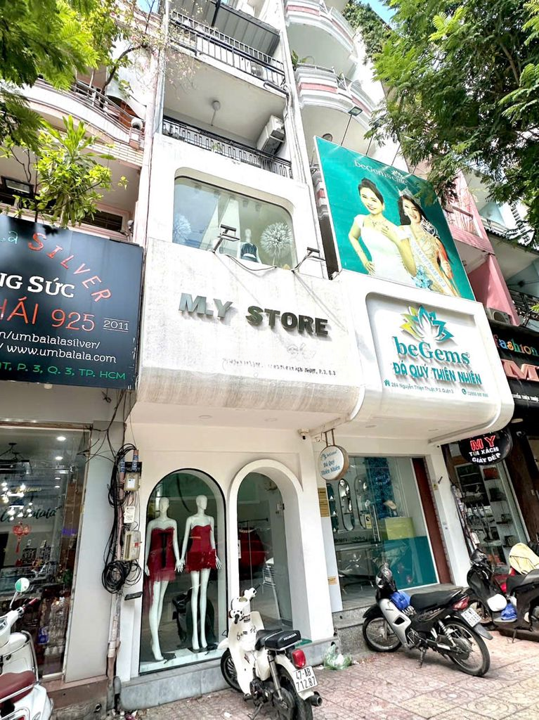Bán nhà mặt tiền đường Nguyễn Thiện Thuật, Quận 3