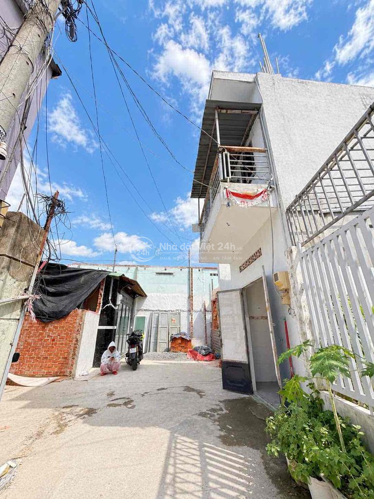 Chính Chủ, Nhà đúc lầu 4,5x17 Lê Văn Khương, kèm 3 phòng trọ