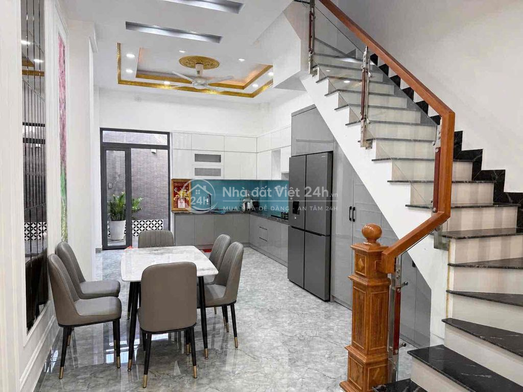 Mặt Tiền 4x20 ngay Siêu Thị Mega Q12, hoa hồng cao.