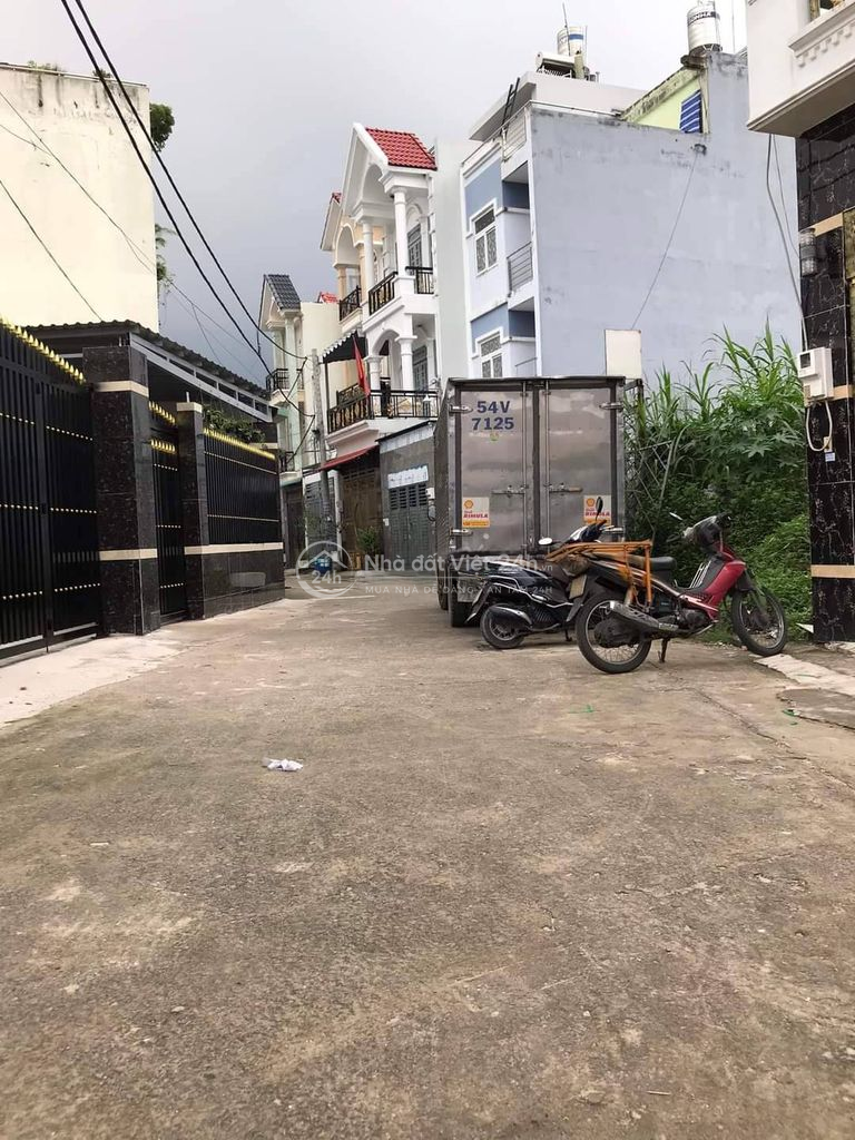 Bán lô đất 850m2 thổ HXH Nguyễn Ảnh Thủ, Hiệp Thành, giá 25.5 tỷ tl