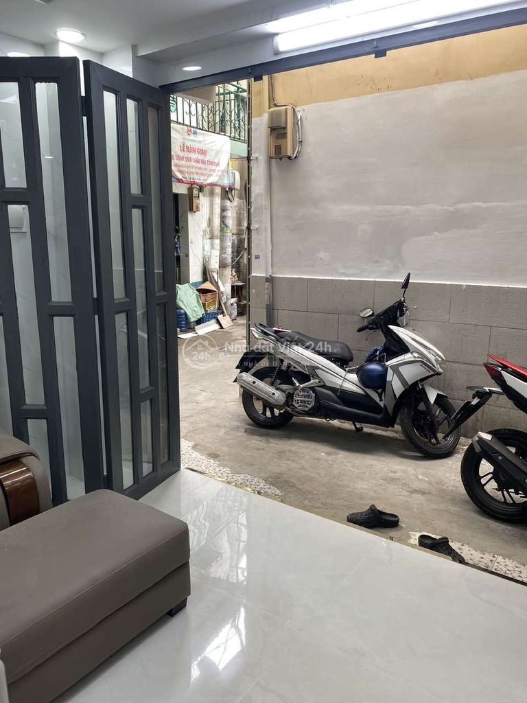Nhà hẻm 2 tầng Lạc Long Quân, Phường 3, Quận 11 TpHCM