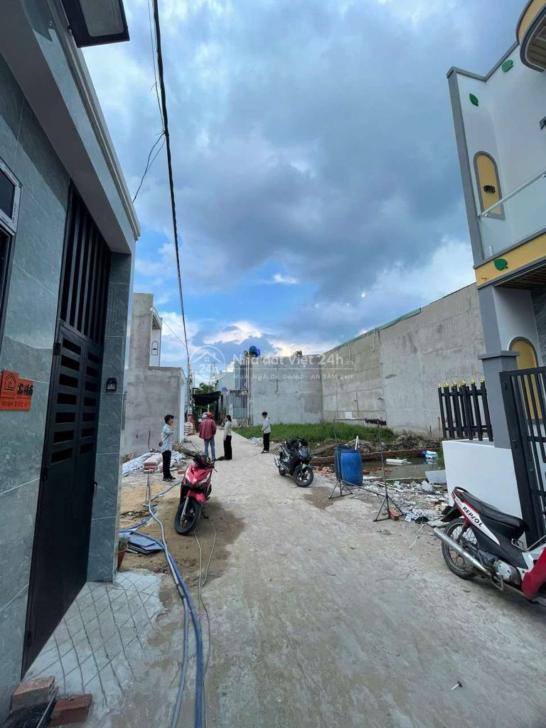 CHÍNH CHỦ bán đất thổ cư 44m2 ngay chợ Mỹ Hạnh Nam