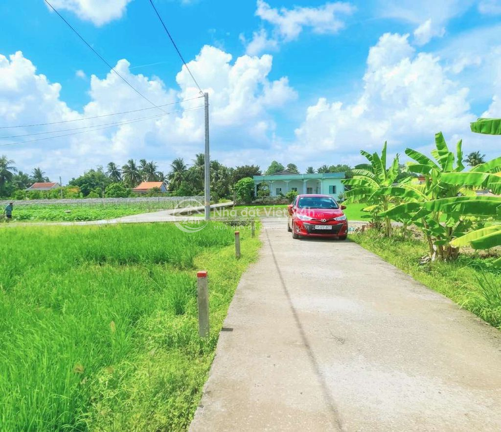 Hàng Vip, 192m² đất thổ sát chợ Tân Trụ, chỉ 400tr