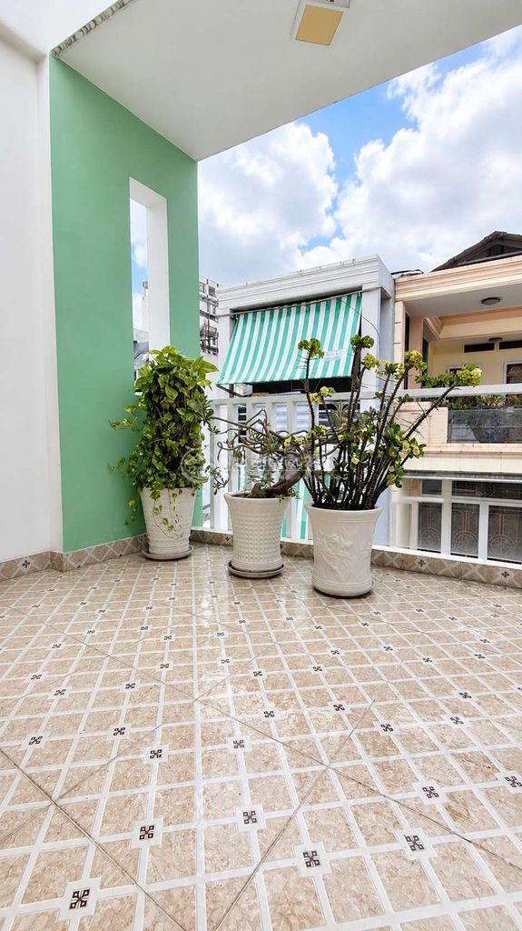 Ô TÔ ĐỖ CỬA, 4 TẦNG 3PN 4WC SÂN THƯỢNG, HẺM THÔNG, CHỈ NHỈNH 6 TỶ