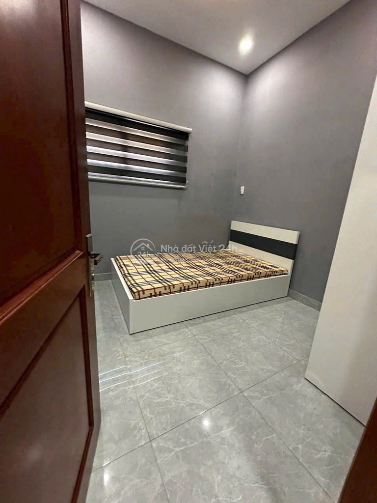 Cách mặt tiền 1 căn nhà,hẻm xe hơi mini Trần Bình Trọng,Ngang 4,1m