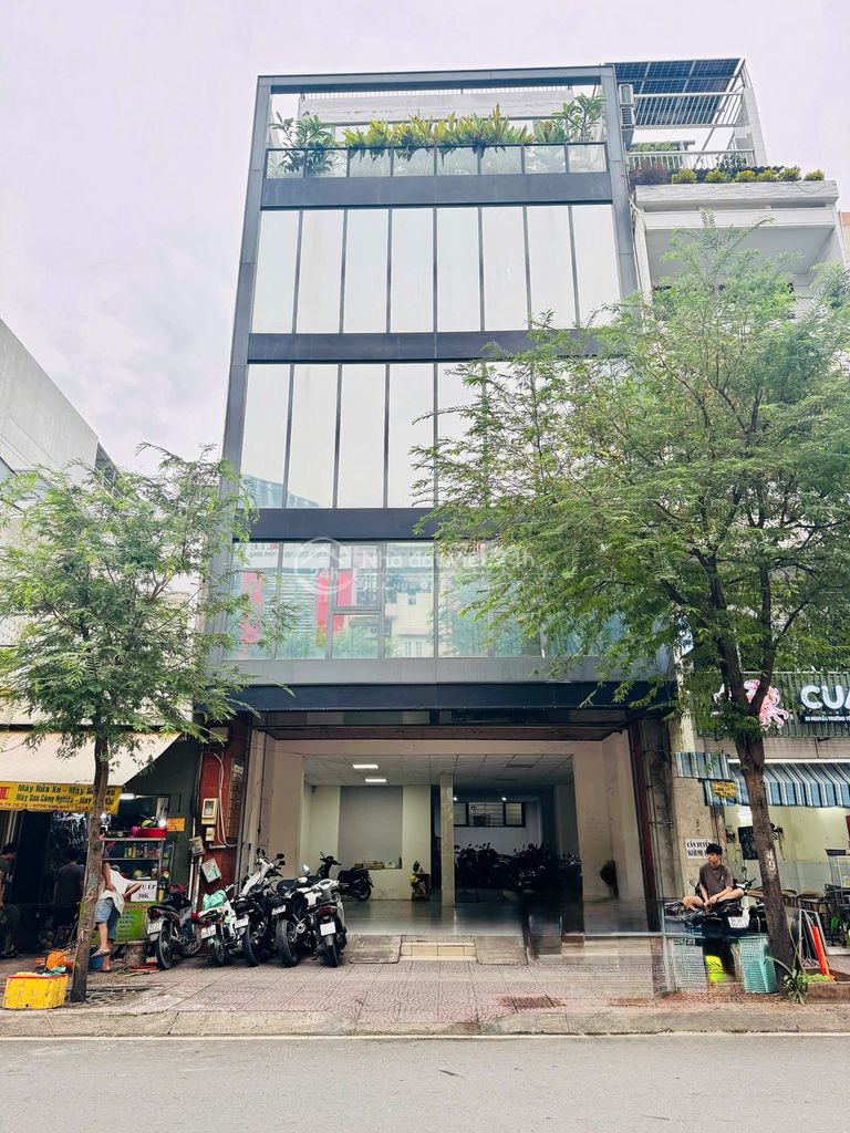 Cho thuê tòa nhà mặt tiền đường Nguyễn Thị Thập - Tân Hưng, Quận 7