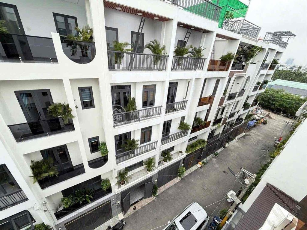 Giảm 600 triệu nhà phố 4.5 tầng Full Nội Thất đường Thạnh Xuân 25