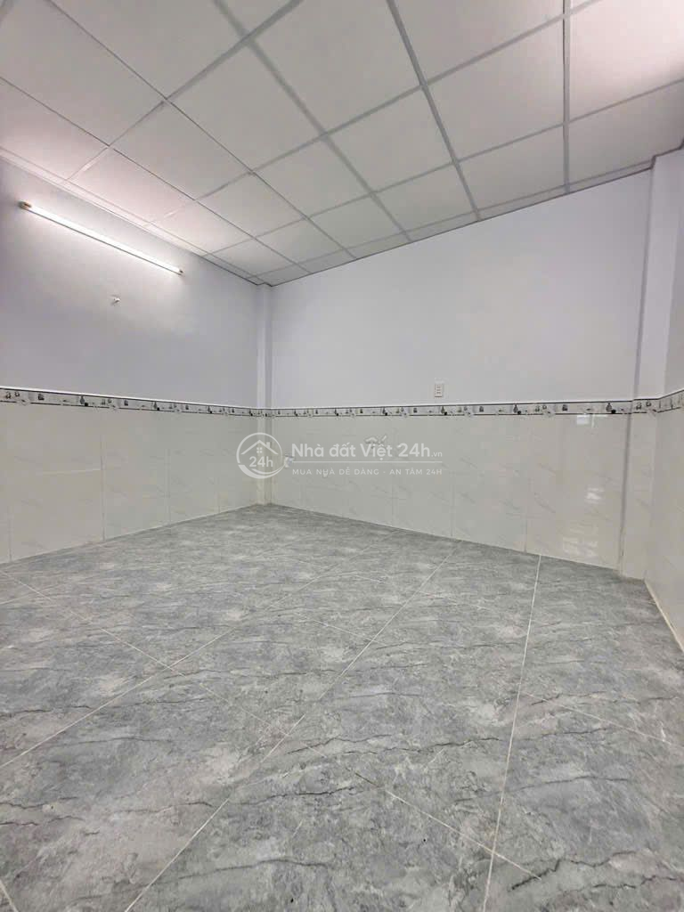 Cho thuê nhà Đường Tô Hiệu Đầm Sen Dt 4x20, 3PN, 2 toelt đường 8m