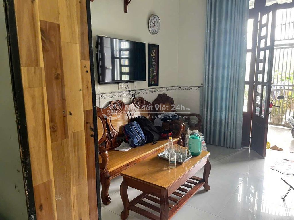 NHÀ 2 TẦNG HẺM XE HƠI SÁT VINHOMES