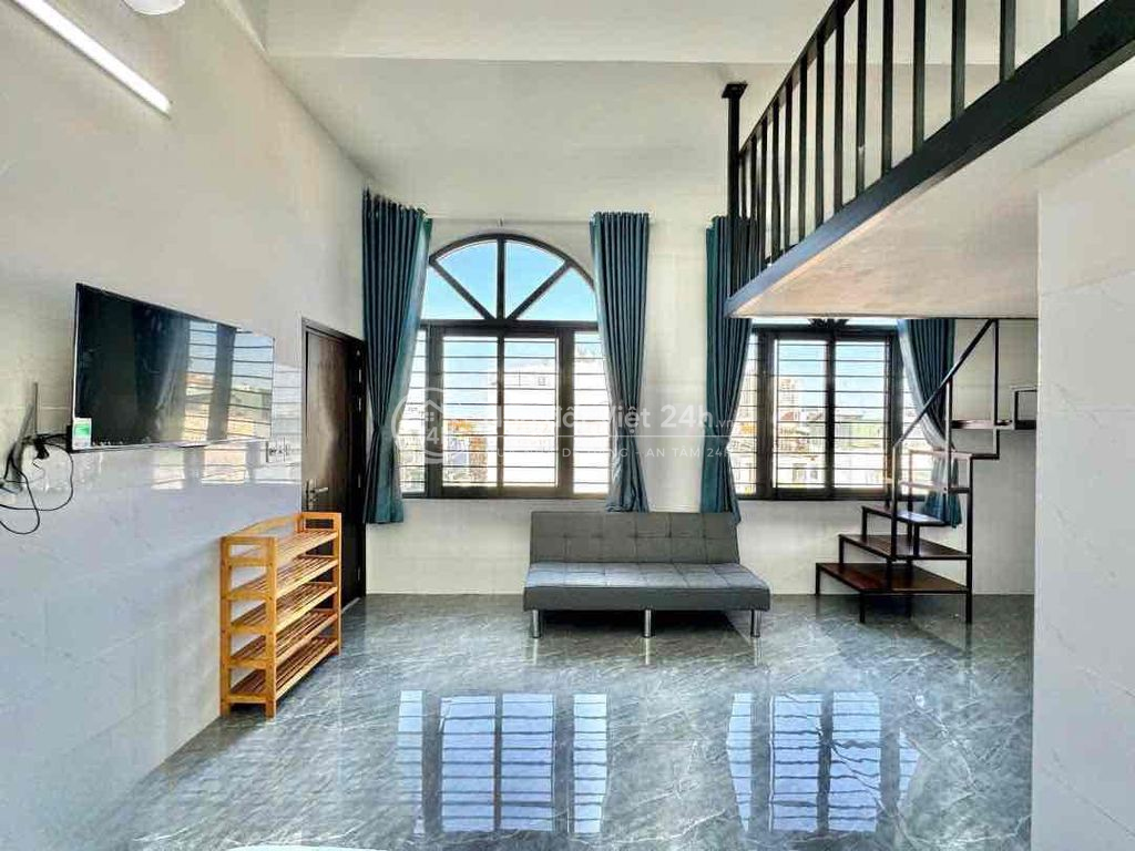 DUPLEX CỬA SỔ LỚN GẦN ĐẠI HỌC TÀI CHÍNH MARKETING CỬA SỔ LỚN