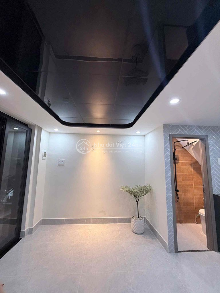 BÁN NHÀ MỚI ĐỐI NGAY NGAY CỔNG BV CHỢ RẪY