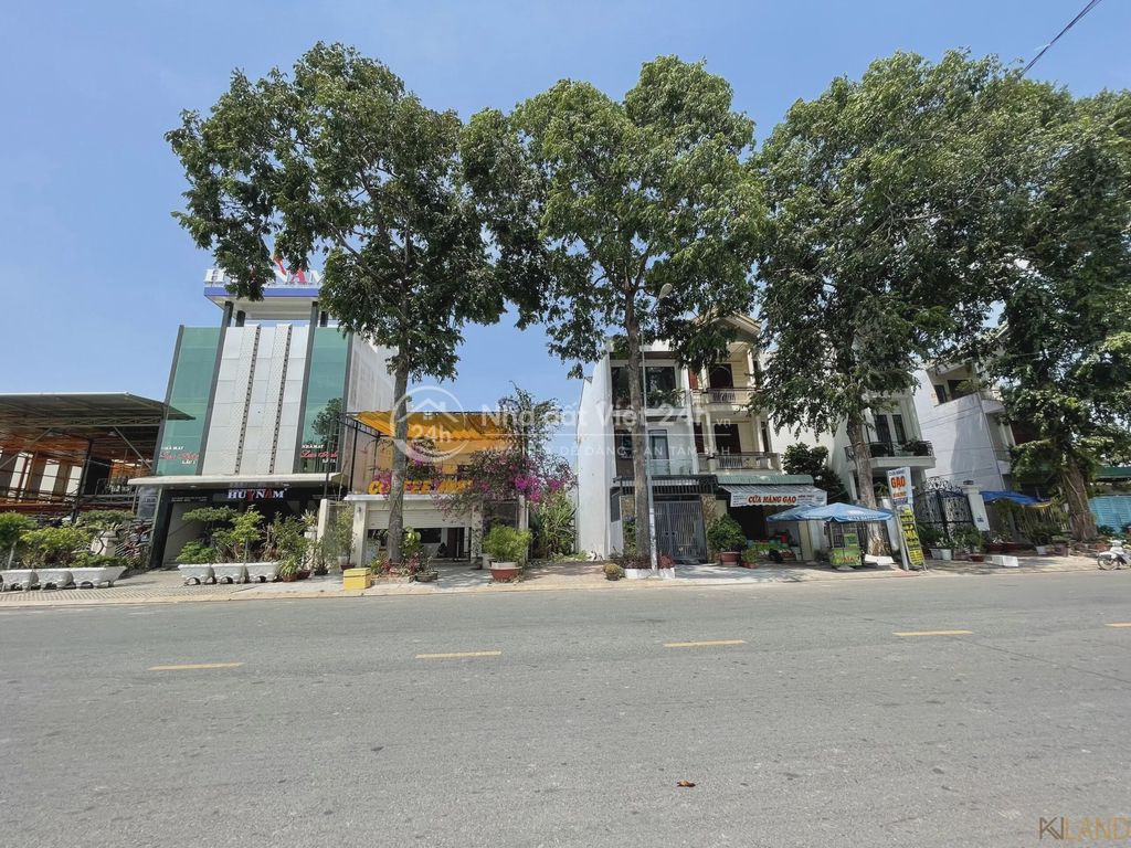 Bán dất MT đường Phan Văn Đối, gần 300m2, SHR, giá 14,8 tỷ, Hóc Môn.