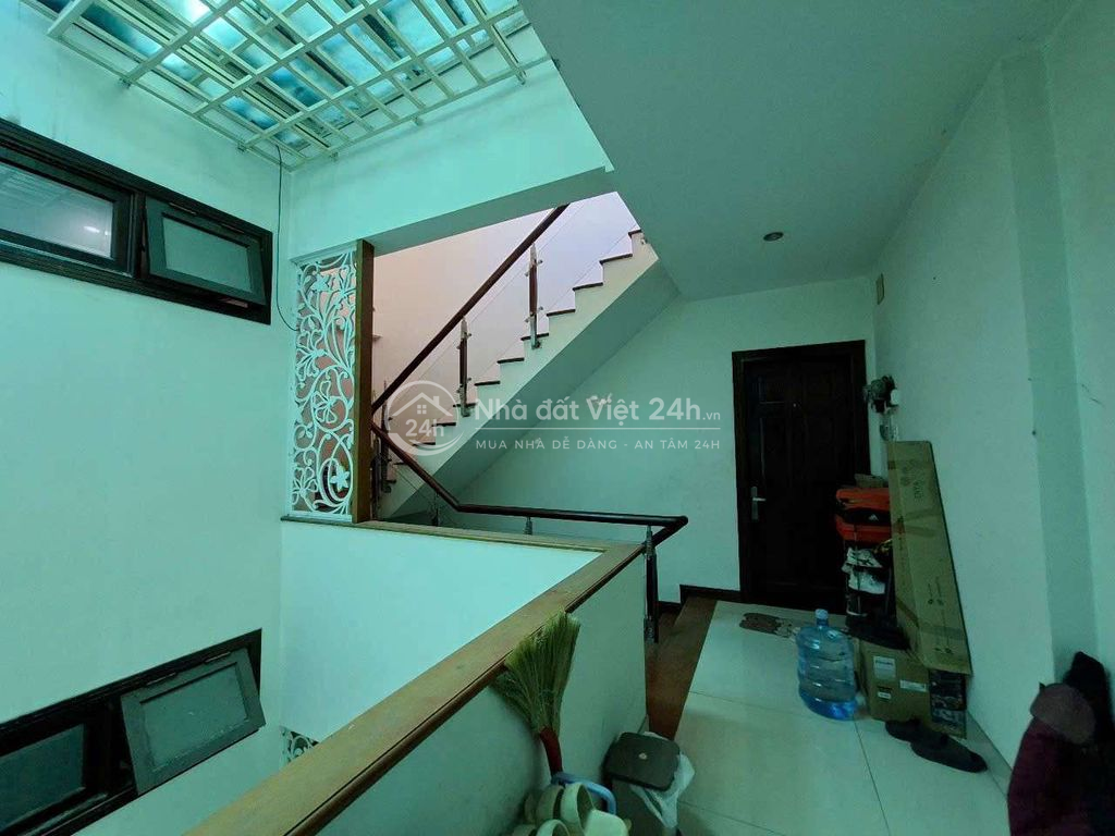 Gấp bán nhà 4 Tầng 6,1×27 Đường ô tô 685/ Xô Viết Nghệ Tĩnh