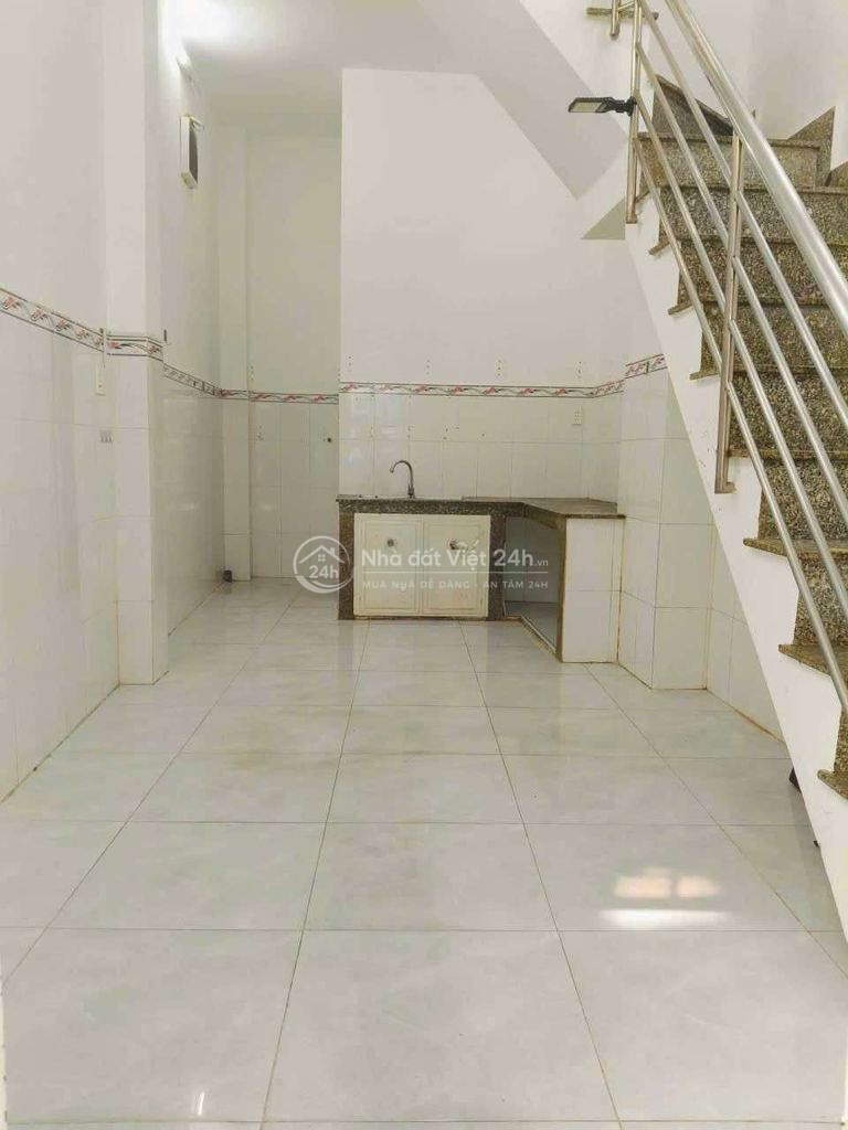 Bán nhà hẻm xe hơi Dương Bá Trạc, Quận 8, lô góc, shr hoàn công