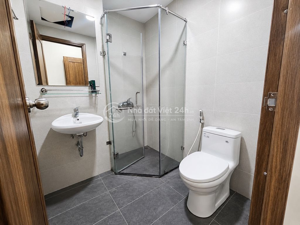 Chính chủ gửi bán căn 2PN toà CT10, view hồ bơi, đã có sổ, hỗ trợ vay