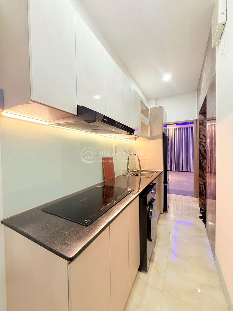CHDV full nội thất, 2PN, 2WC, 2 ban công, có thang máy