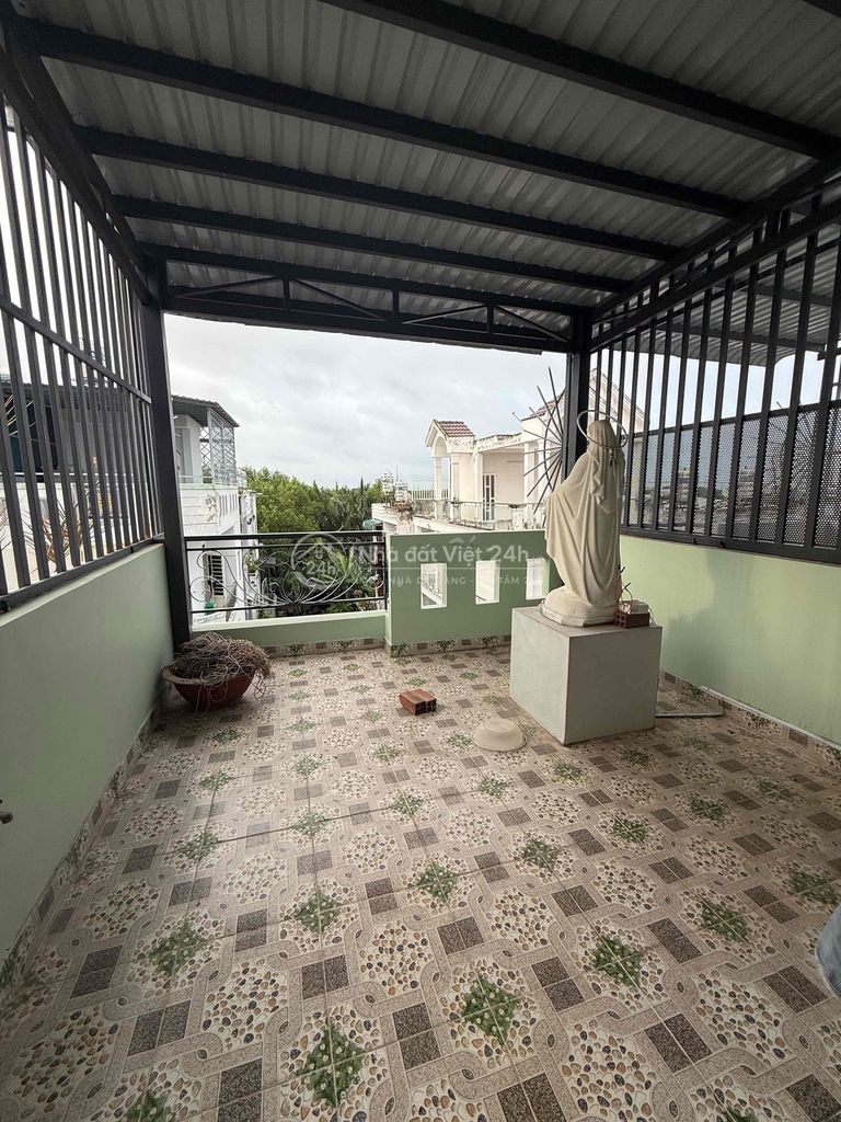 BÁN NHÀ 4 TẦNG PHÚ XUÂN, NHÀ BÈ, 42m2, 4PN, HẺM 6M, GIÁ 3,25 TỶ