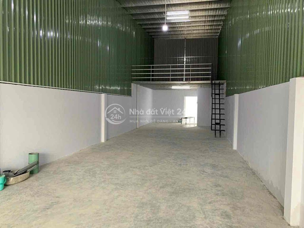 Cho thuê kho đường Đặng Thuỳ Trâm, p13, BT. DT 130m2. Giá 14tr/th
