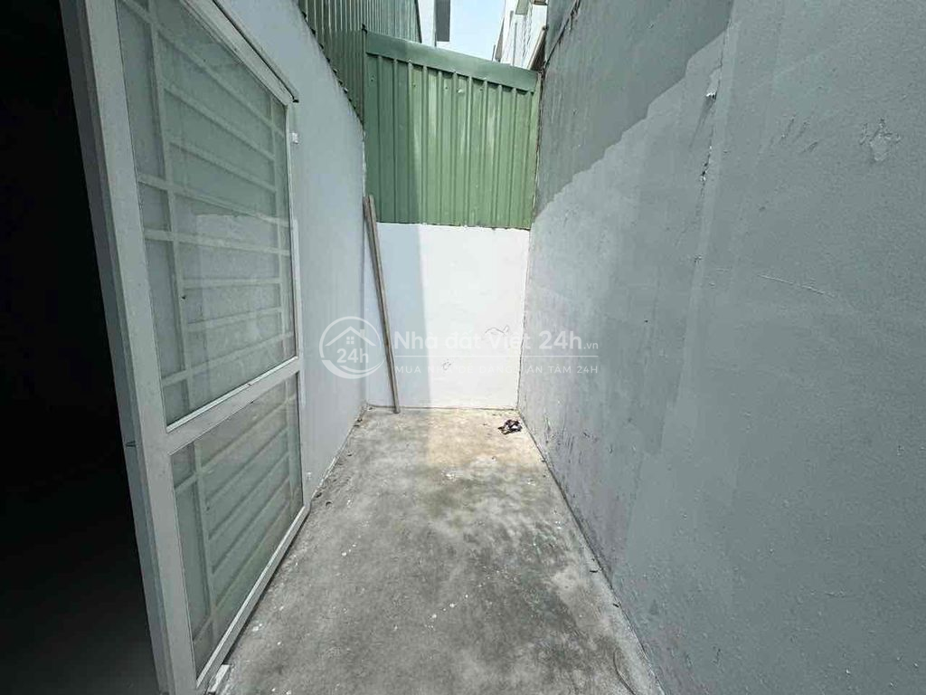Cho thuê kho đường Đặng Thuỳ Trâm, p13, BT. DT 130m2. Giá 14tr/th
