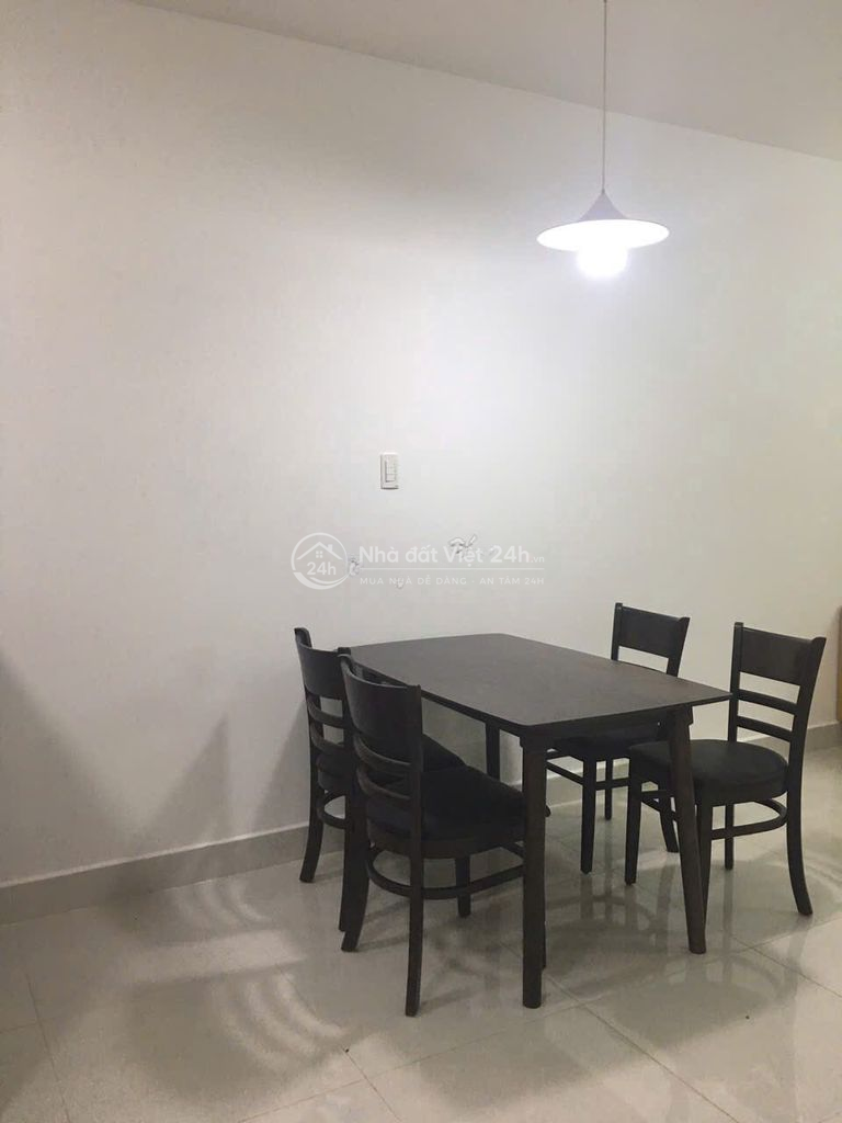 Cần cho thuê gấp căn hộ Tara  p6 Q8 DT 81m2 ,2pn,2wc Giá 11tr