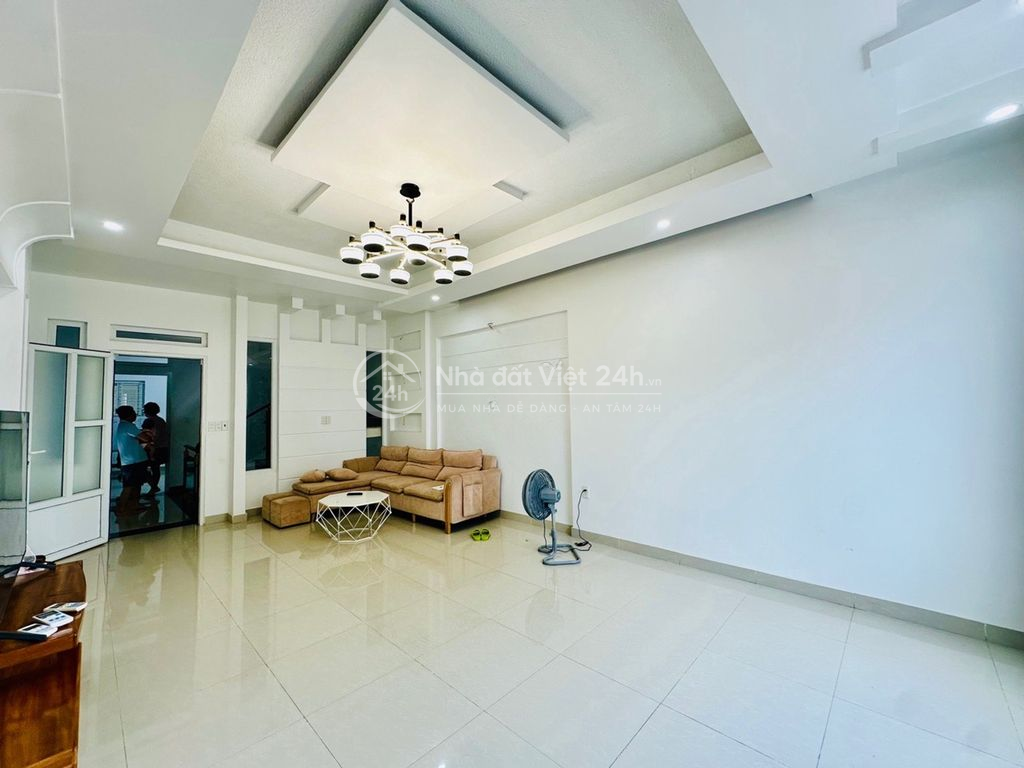 68m diện tích đẹp rộng mênh mông,kinh doanh tốt,oto ngủ trong nhà