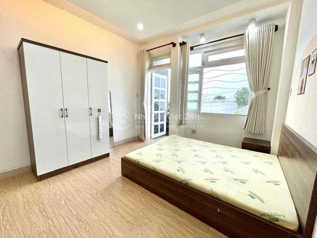 CHDV Ban Công view sân bay