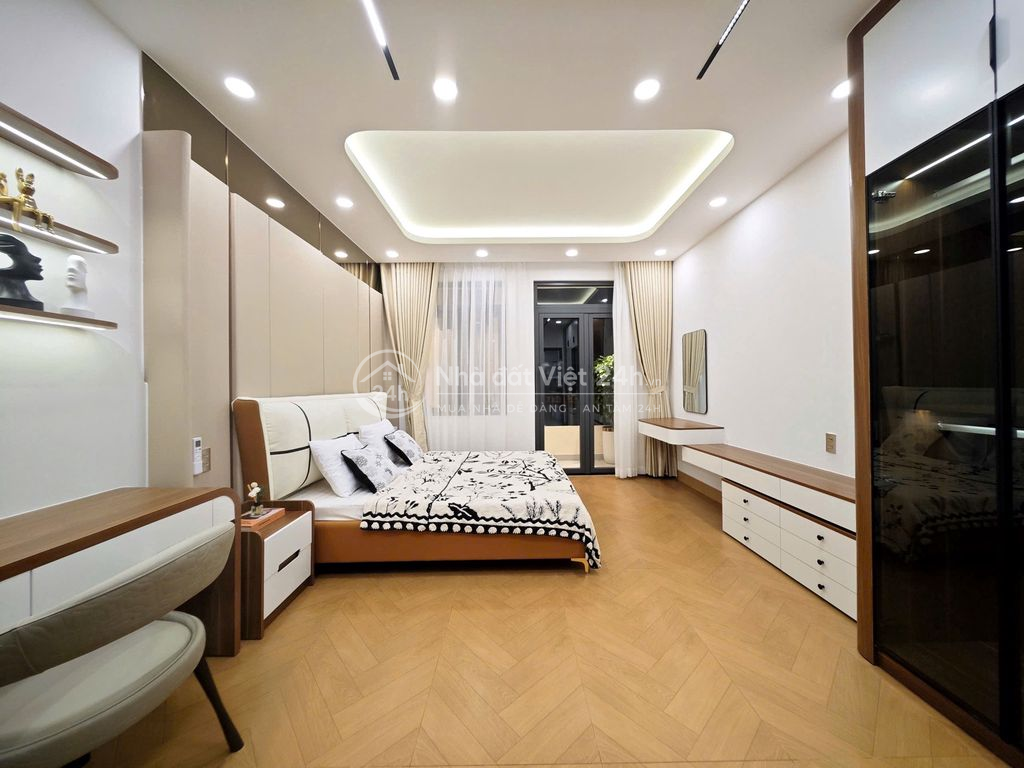 Bán Nhà Gò Vấp 1 trệt 1 lửng 4 lầu, thang máy, full nội thất 14,5ty TL
