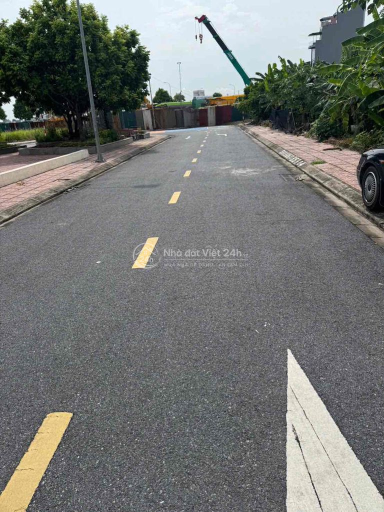 Bán đất cổng công viên vỉa hè siêu rộng kinh doanh tốt