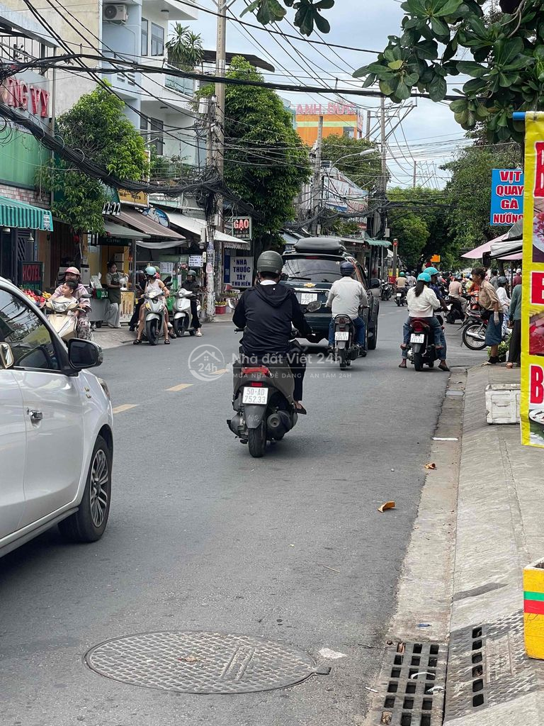 NHÀ MẶT TIÊN 5x20- 4 TẦNG HUỲNH T HAI Q12