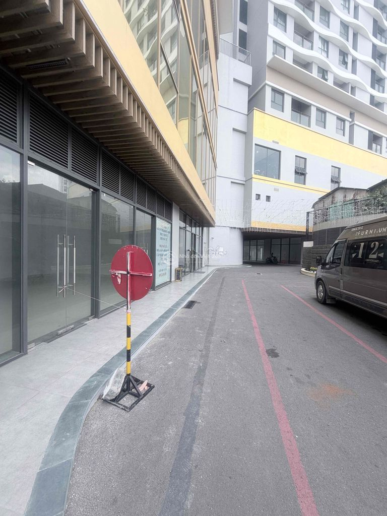 CHO THUÊ SHOPHOUSE 139m2 TRỆT + LẦU CC D-HOMME HỒNG BÀNG QUẬN 6 35tr