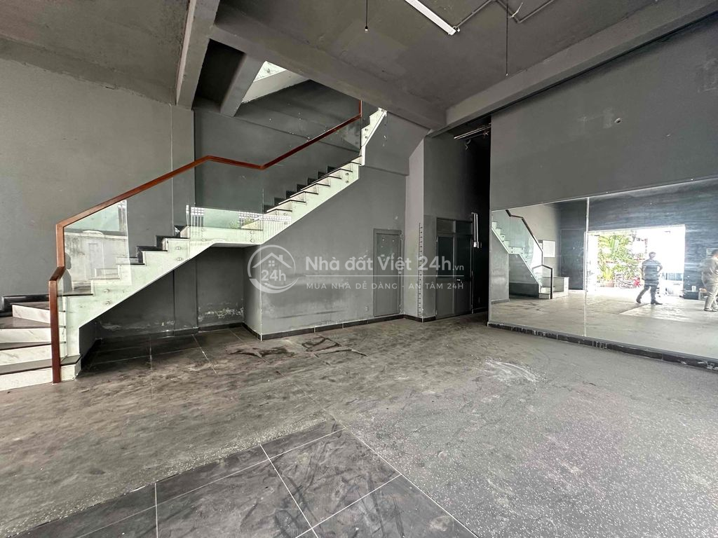 Cho thuê shophouse Vincom ngang 8m5 ,  200m2 sàn   Biên Hòa