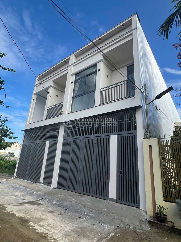 BÁN NHÀ MỚI HẺM 2 ÔTÔ THOẢI MÁI