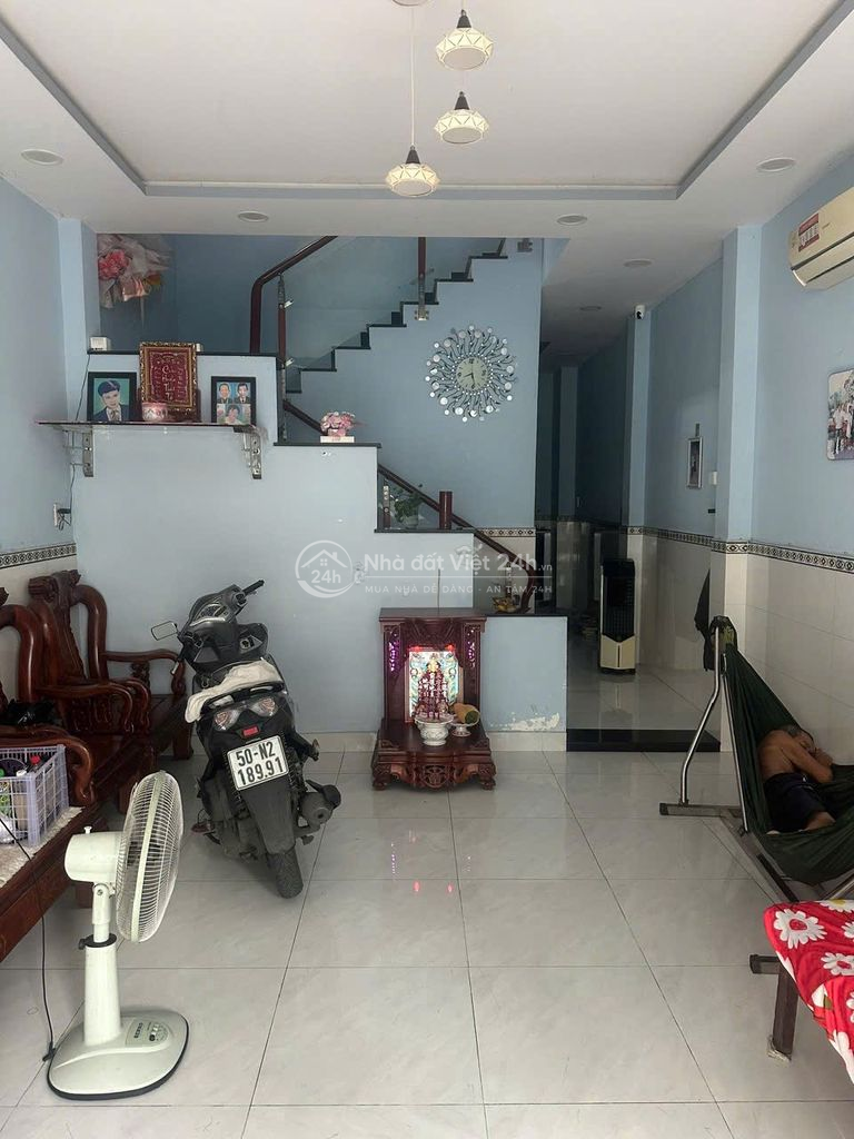 Cần bán nhà đường tên lửa ( nhỏ ) , khu dân cư thăng long