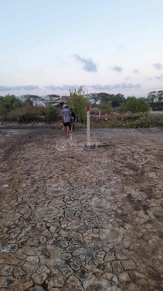 cần bán đất.thôn 9 xã Long Sơn bờ rịa Vũng tàu
