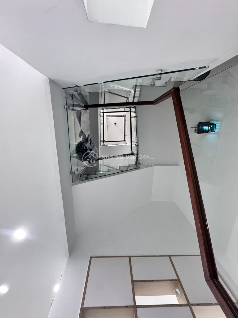 Bán Nhà Gần Chợ Tam Hà Tô Ngọc Vân, Hẻm xe hơi,