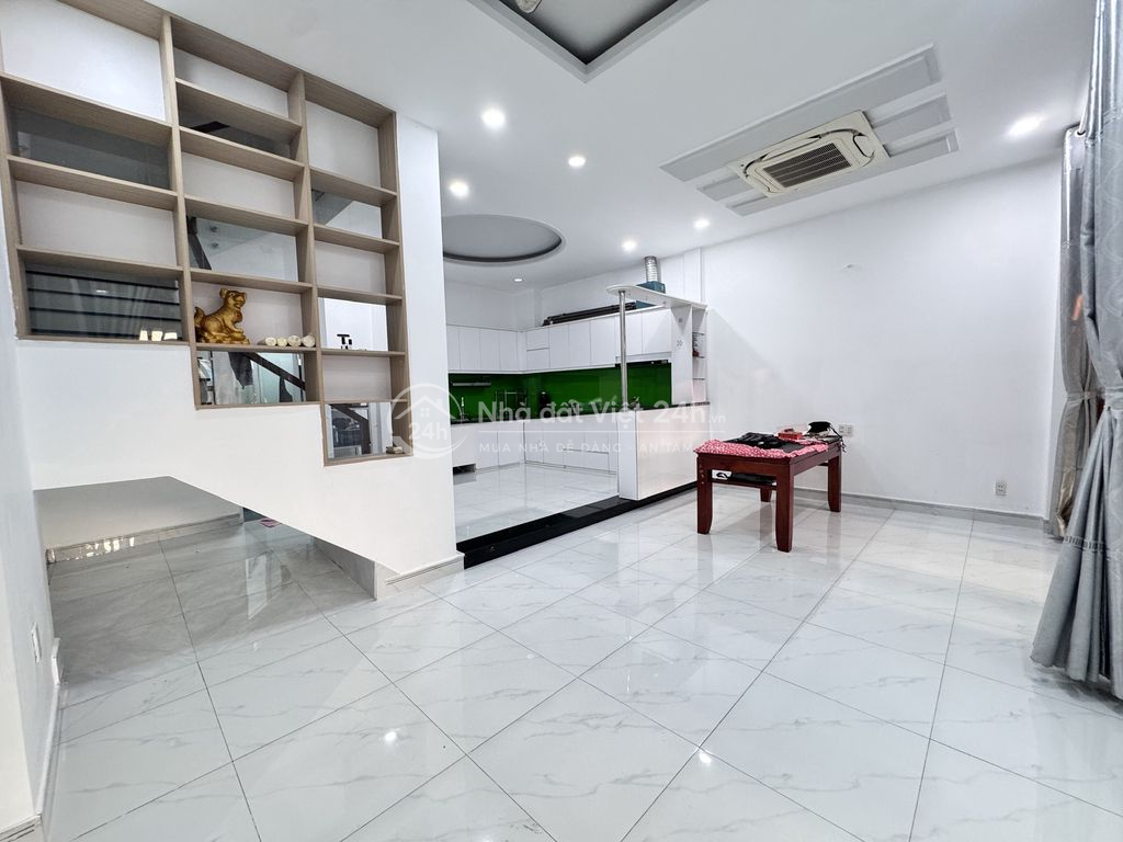 Bán Nhà Gần Chợ Tam Hà Tô Ngọc Vân, Hẻm xe hơi,