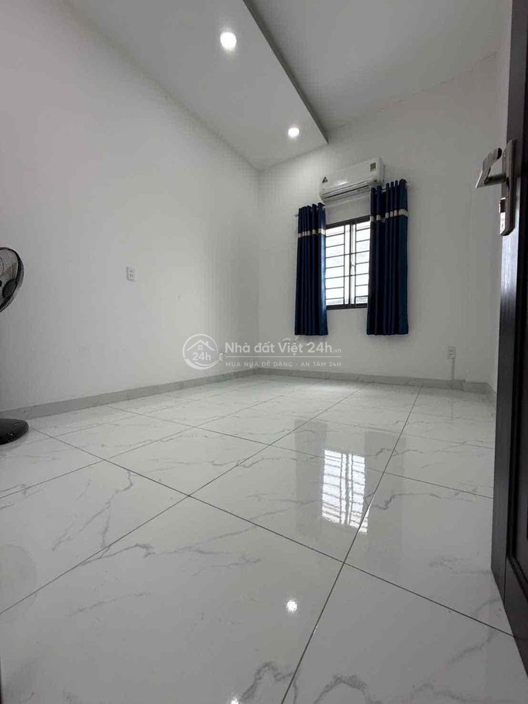 chính chủ gửi Bán nhà mới đẹp y hình sổ đẹp. ko huy hoạch
