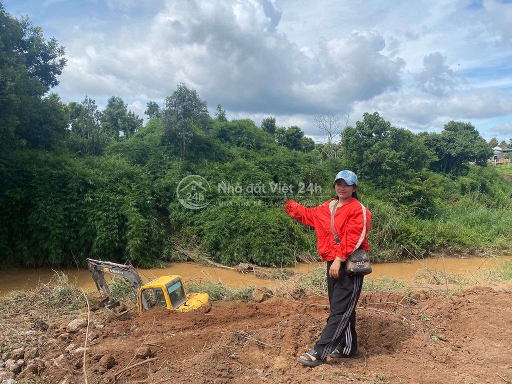  Chính chủ cần bán đất- suoi  đăk kroong đak đoa gia lai