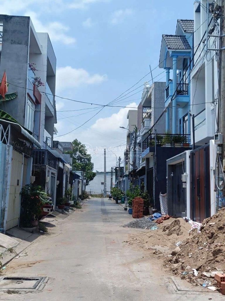 NHÀ ĐẸP 3 TẦNG VÕ VĂN HÁT, GẦN ĐH MARKETING, LONG TRƯỜNG, Q.9