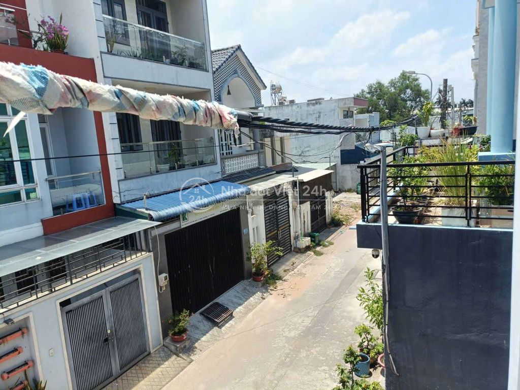 NHÀ ĐẸP 3 TẦNG VÕ VĂN HÁT, GẦN ĐH MARKETING, LONG TRƯỜNG, Q.9