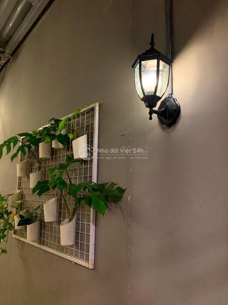 Cần sang quán cà phê kết hợp đồ ăn Hàn Quốc