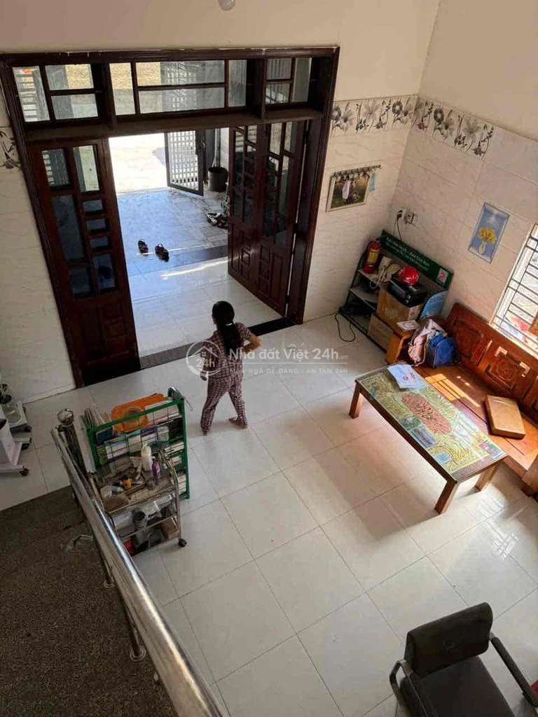 NHÀ CẤP 4 GÁC ĐÚC CẦN BÁN