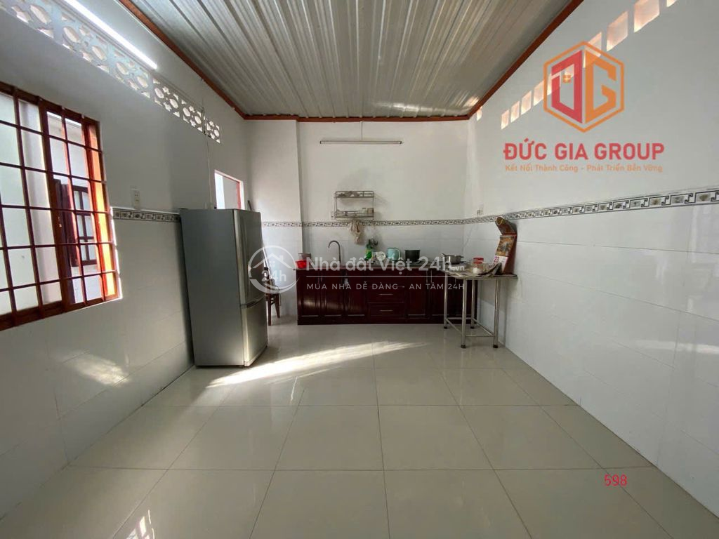 Cho thuê nhà mặt tiền đường Phan Trung 235m² ngang 7m