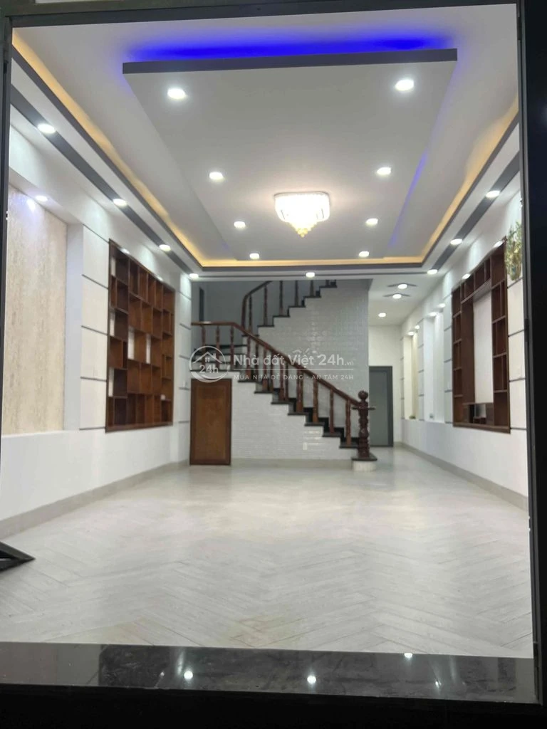 Nhà Mới 4 Tầng trục chính Đường D1 Lộ 30m Kdc Hồng Loan Block đầu
