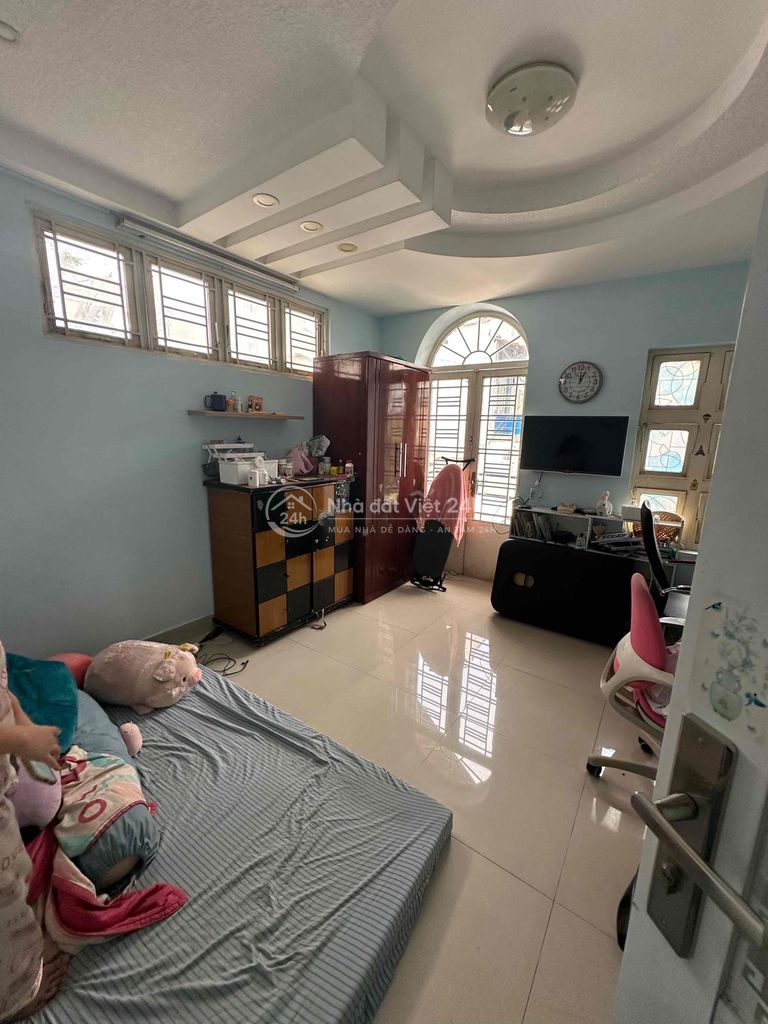 ❌ Nhà 4x13, 2 lầu đúc hẻm cạnh Nguyễn văn cừ p1 cũ