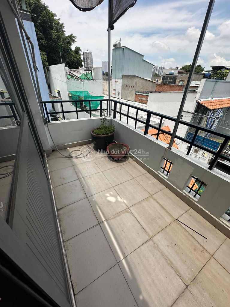 ❌ Nhà 4x13, 2 lầu đúc hẻm cạnh Nguyễn văn cừ p1 cũ