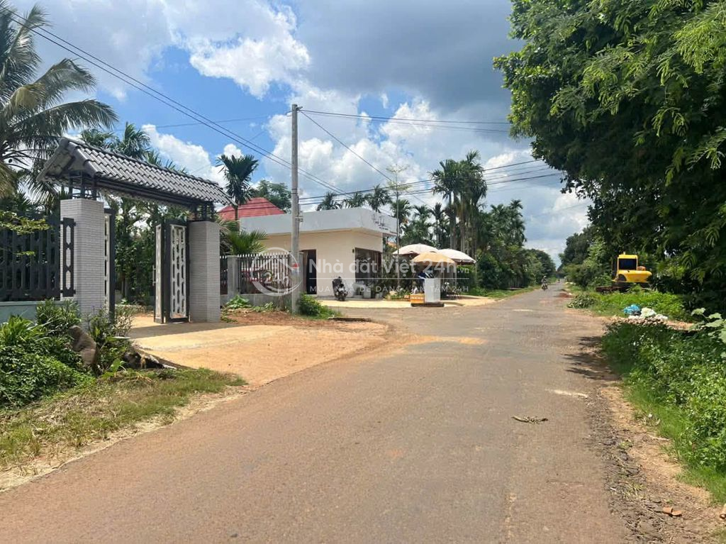 Đất Thổ cư mặt tiền Nguyễn Xuân Nguyên Buôn Ea Nao B 5x33m chỉ 2,76 tỷ