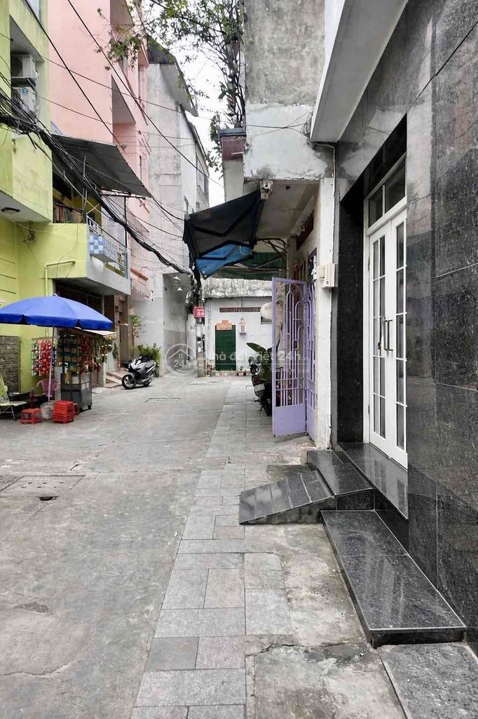 BÁN NHÀ TRUNG TÂM 3 THÁNG 2 – HẺM 6M THÔNG HÀN HẢI NGUYÊN 40M2 .